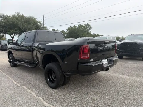More photos of 2027 Ram 3500 Laramie at Step One CDJR Fiat Crestview, FL