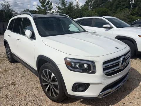 More photos of 2022 Mercedes-Benz GLB 250 at Step One CDJR Fiat Crestview, FL