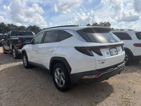 More photos of 2022 Hyundai Tucson SEL at Step One CDJR Fiat Crestview, FL