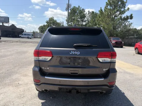 More photos of 2021 Jeep Grand Cherokee Overland at Step One CDJR Fiat Crestview, FL