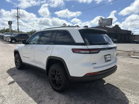 More photos of 2026 Jeep Grand Cherokee Altitude at Step One CDJR Fiat Crestview, FL