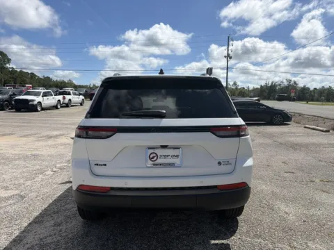 More photos of 2026 Jeep Grand Cherokee Altitude at Step One CDJR Fiat Crestview, FL