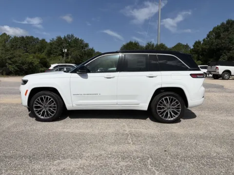 Another view of 2026 Jeep Grand Cherokee Summit for sale in Crestview, FL at Step One CDJR Fiat Crestview