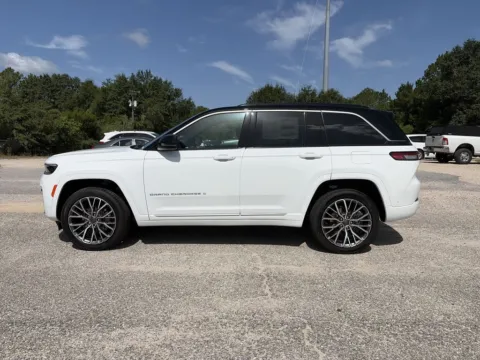 Another view of 2026 Jeep Grand Cherokee Summit for sale in Crestview, FL at Step One CDJR Fiat Crestview