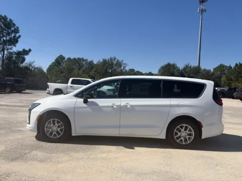 Another view of 2027 Chrysler Pacifica Select for sale in Crestview, FL at Step One CDJR Fiat Crestview