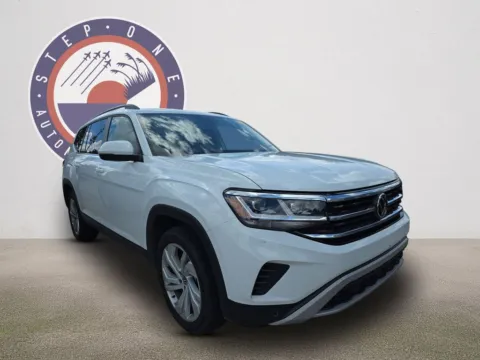 Photos of 2022 Volkswagen Atlas 2.0T SE w/Technology for sale in Crestview, FL at Step One CDJR Fiat Crestview