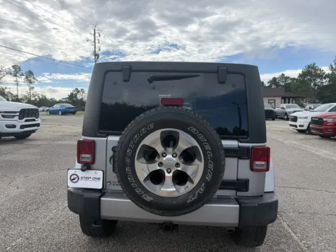 More photos of 2017 Jeep Wrangler Unlimited Sahara at Step One CDJR Fiat Crestview, FL