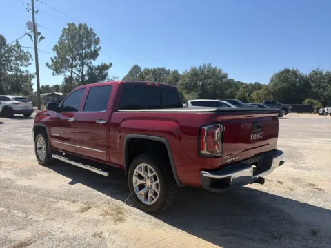 More photos of 2018 GMC Sierra 1500 SLT at Step One CDJR Fiat Crestview, FL