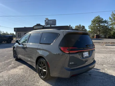 More photos of 2025 Chrysler Pacifica Limited at Step One CDJR Fiat Crestview, FL