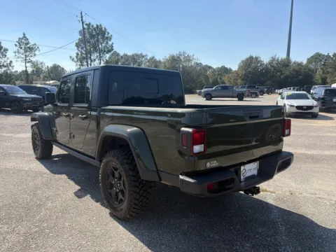 More photos of 2022 Jeep Gladiator Willys at Step One CDJR Fiat Crestview, FL