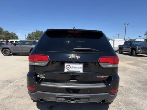 More photos of 2017 Jeep Grand Cherokee Trailhawk at Step One CDJR Fiat Crestview, FL