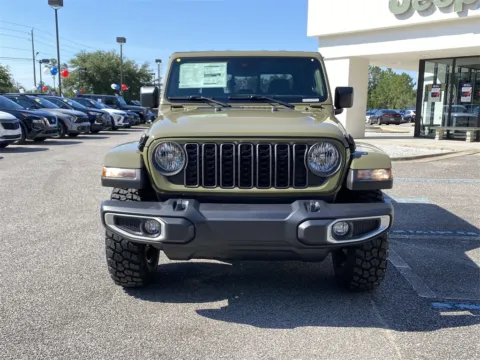 More photos of 2025 Jeep Gladiator Sport at Step One CDJR Fiat Crestview, FL