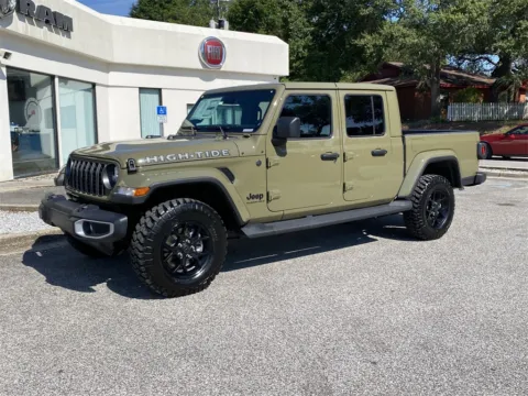 More photos of 2025 Jeep Gladiator Sport at Step One CDJR Fiat Crestview, FL
