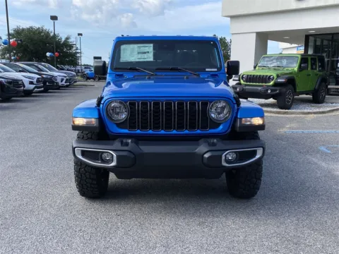 More photos of 2025 Jeep Gladiator Sport at Step One CDJR Fiat Crestview, FL