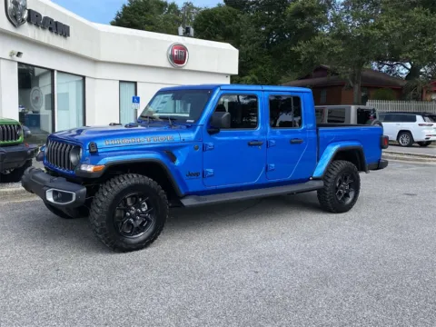 More photos of 2025 Jeep Gladiator Sport at Step One CDJR Fiat Crestview, FL