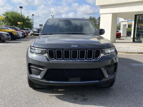 More photos of 2025 Jeep Grand Cherokee Laredo at Step One CDJR Fiat Crestview, FL