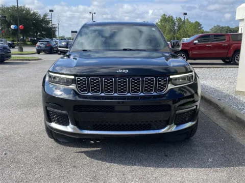 More photos of 2023 Jeep Grand Cherokee L Summit at Step One CDJR Fiat Crestview, FL