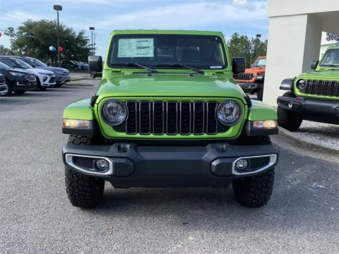 More photos of 2025 Jeep Gladiator Sport at Step One CDJR Fiat Crestview, FL