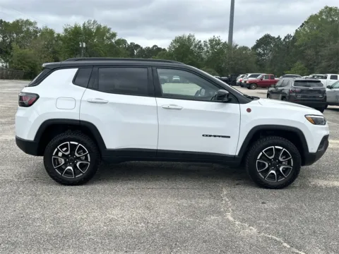 More photos of 2025 Jeep Compass Trailhawk at Step One CDJR Fiat Crestview, FL