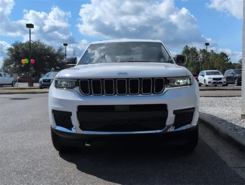 More photos of 2025 Jeep Grand Cherokee L Laredo at Step One CDJR Fiat Crestview, FL