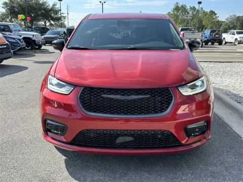 More photos of 2026 Chrysler Pacifica Select at Step One CDJR Fiat Crestview, FL