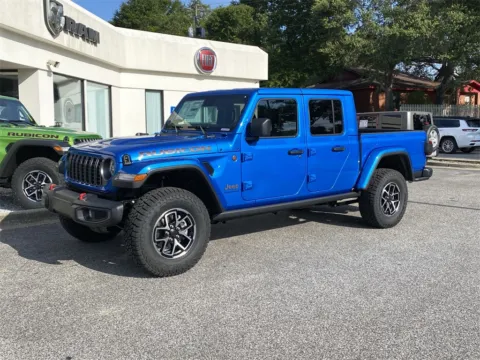 More photos of 2025 Jeep Gladiator Rubicon at Step One CDJR Fiat Crestview, FL