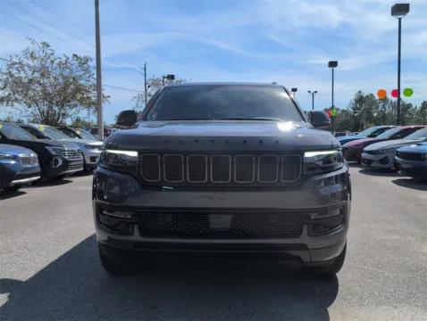 More photos of 2025 Jeep Wagoneer Series II at Step One CDJR Fiat Crestview, FL