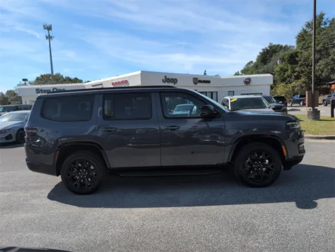 More photos of 2025 Jeep Wagoneer Series II at Step One CDJR Fiat Crestview, FL