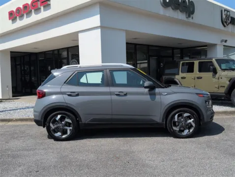 More photos of 2021 Hyundai Venue SEL at Step One CDJR Fiat Crestview, FL