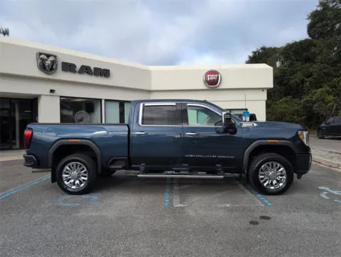 More photos of 2022 GMC Sierra 3500HD Denali at Step One CDJR Fiat Crestview, FL