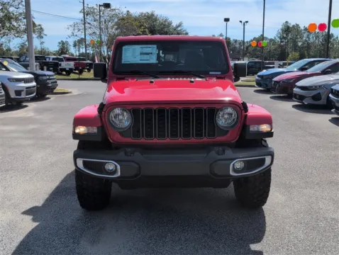 More photos of 2025 Jeep Gladiator High Tide at Step One CDJR Fiat Crestview, FL