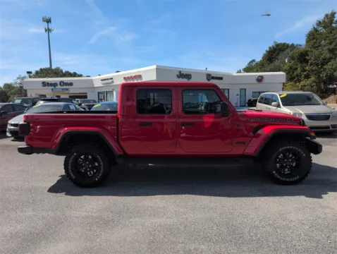 More photos of 2025 Jeep Gladiator High Tide at Step One CDJR Fiat Crestview, FL