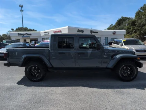 More photos of 2025 Jeep Gladiator High Tide at Step One CDJR Fiat Crestview, FL