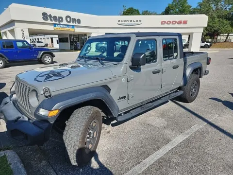 Gray 2020 Jeep Gladiator Sport for sale in Crestview, FL