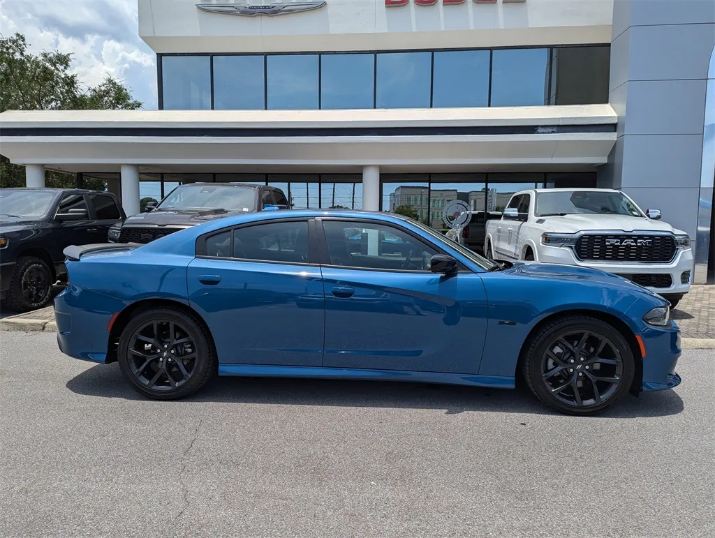 2023 Dodge Charger R/T photo 2