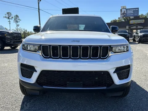 More photos of 2025 Jeep Grand Cherokee Laredo X at Step One CDJR Fiat Crestview, FL