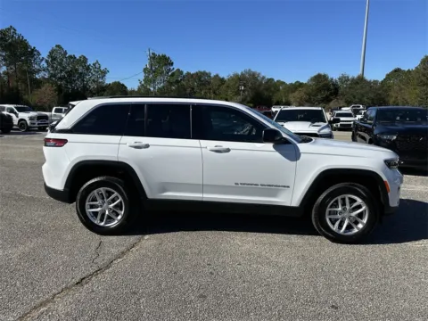 More photos of 2025 Jeep Grand Cherokee Laredo X at Step One CDJR Fiat Crestview, FL