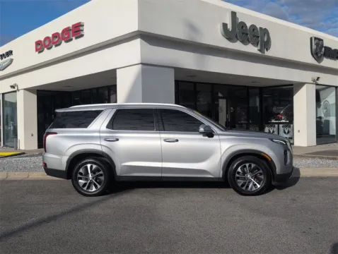 More photos of 2021 Hyundai Palisade SEL at Step One CDJR Fiat Crestview, FL