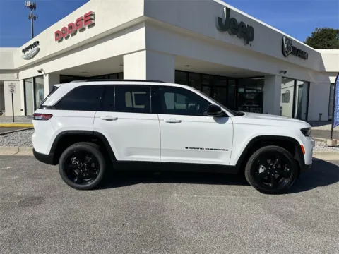 More photos of 2025 Jeep Grand Cherokee Limited at Step One CDJR Fiat Crestview, FL
