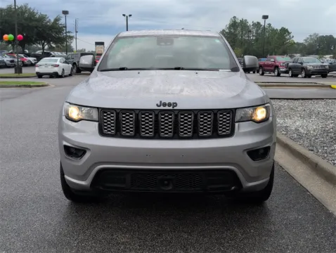 More photos of 2020 Jeep Grand Cherokee Altitude at Step One CDJR Fiat Crestview, FL