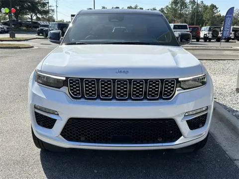 More photos of 2025 Jeep Grand Cherokee Summit at Step One CDJR Fiat Crestview, FL
