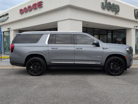 More photos of 2022 GMC Yukon XL SLT at Step One CDJR Fiat Crestview, FL