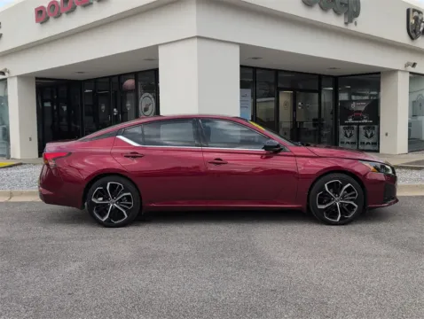 More photos of 2023 Nissan Altima 2.5 SR at Step One CDJR Fiat Crestview, FL