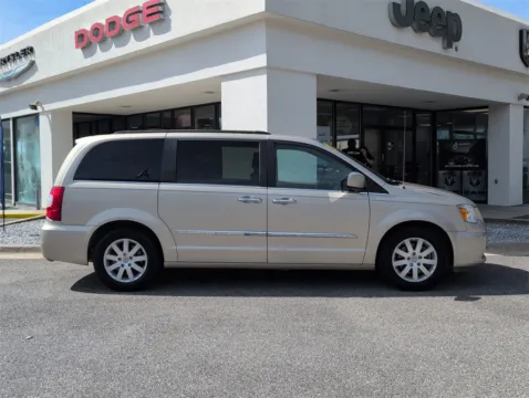More photos of 2016 Chrysler Town & Country Touring at Step One CDJR Fiat Crestview, FL