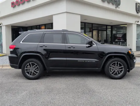 More photos of 2019 Jeep Grand Cherokee Laredo E at Step One CDJR Fiat Crestview, FL