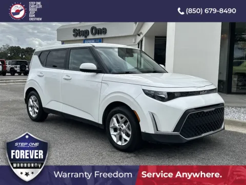 White 2023 Kia Soul LX for sale in Crestview, FL