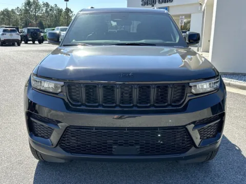 More photos of 2025 Jeep Grand Cherokee Altitude X at Step One CDJR Fiat Crestview, FL