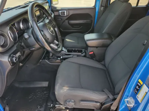 More photos of 2021 Jeep Gladiator Sport at Step One CDJR Fiat Crestview, FL