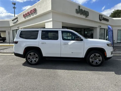 More photos of 2025 Jeep Wagoneer at Step One CDJR Fiat Crestview, FL