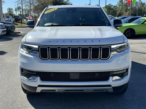 More photos of 2024 Jeep Wagoneer Series II at Step One CDJR Fiat Crestview, FL